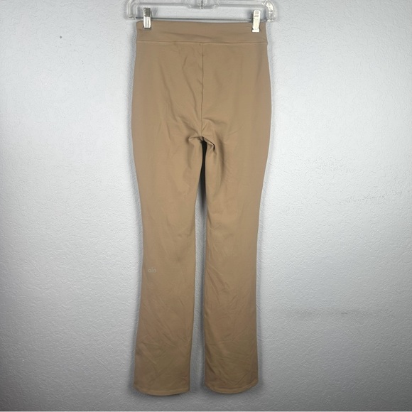 Alo Yoga Airbrush High-Waist Flutter Leggings - Picture 7 of 8